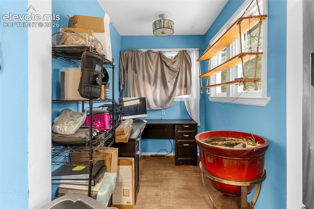 Image 6 of 25: Storage