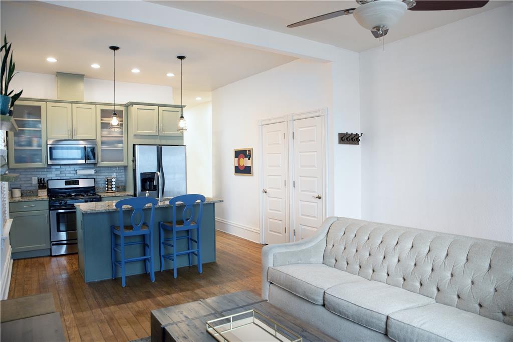 Image 3 of 15: Living Room