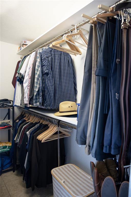 Image 7 of 15: Closet