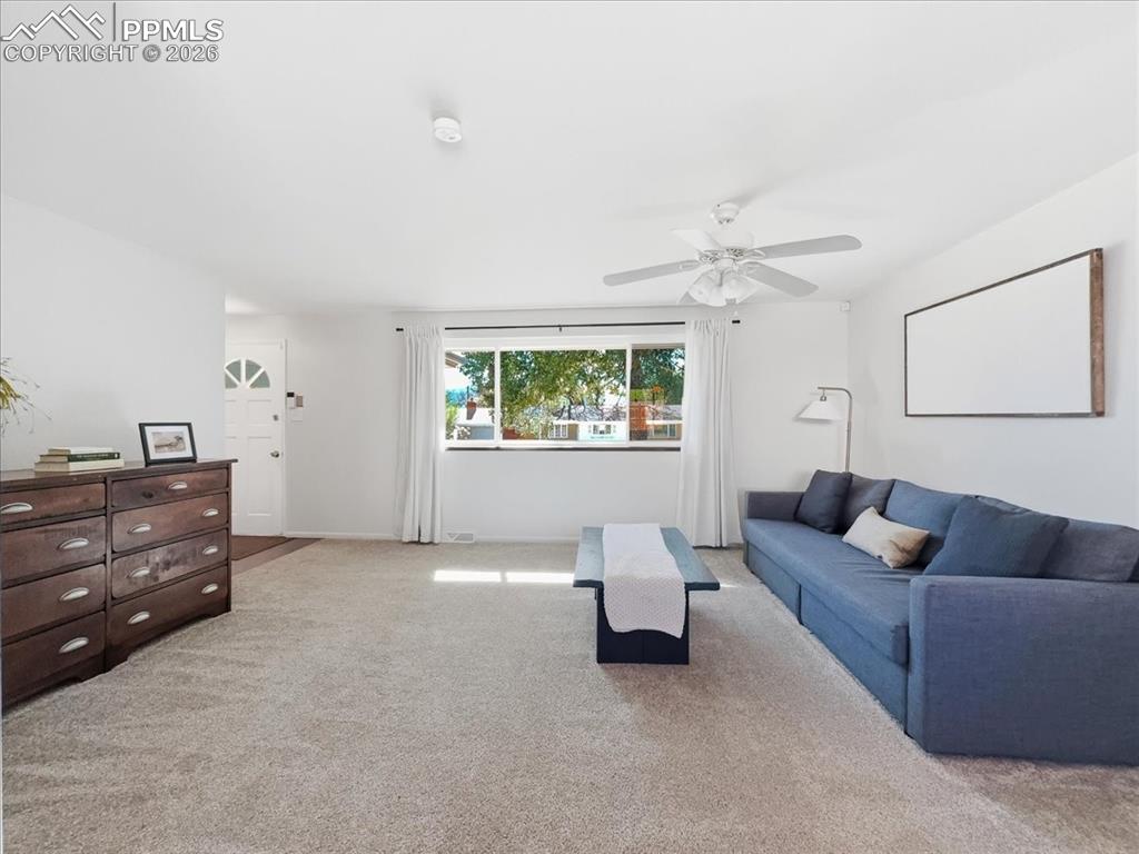 Image 14 of 41: Living Room