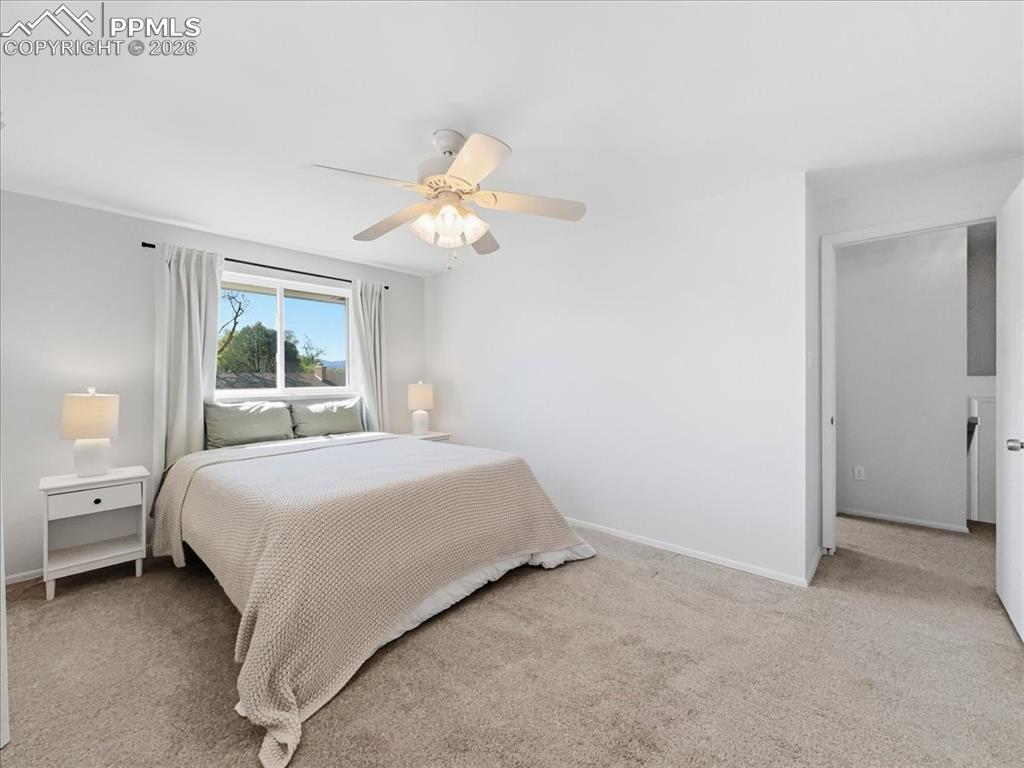 Image 16 of 41: Bedroom