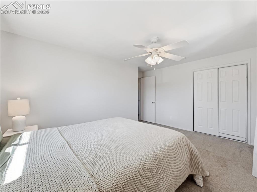 Image 17 of 41: Bedroom