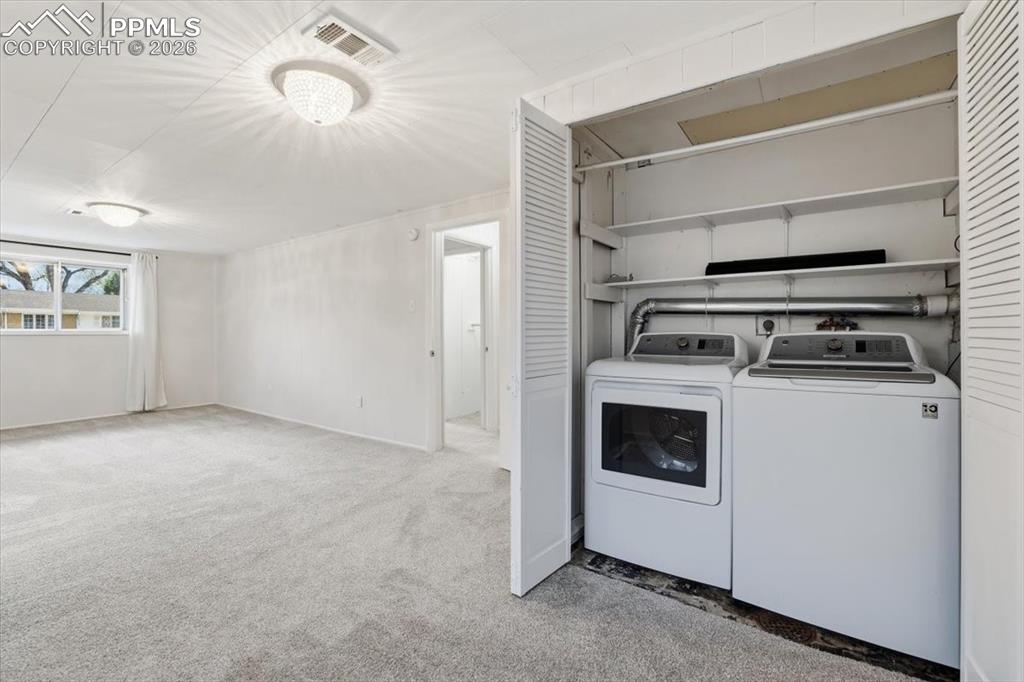 Image 28 of 41: Laundry