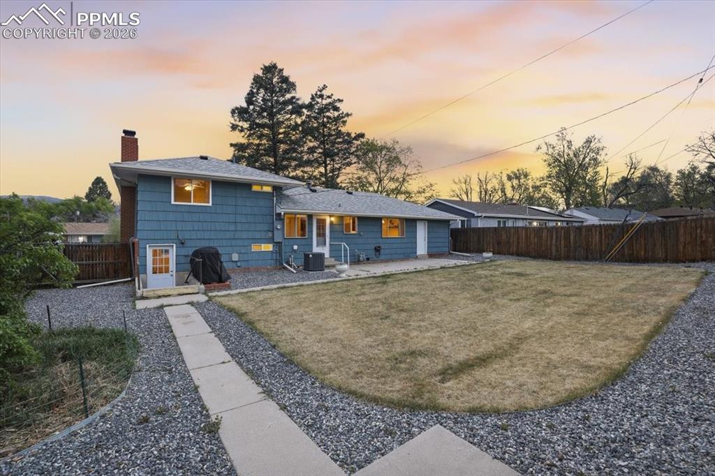 Image 32 of 41: Back of Structure