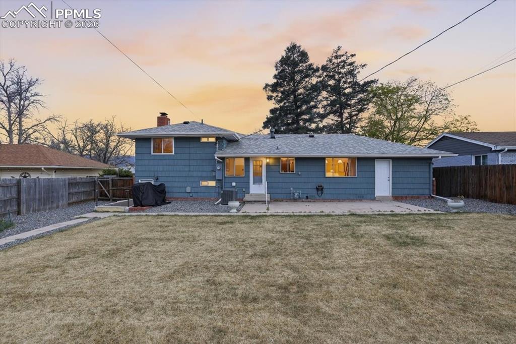 Image 33 of 41: Back of Structure