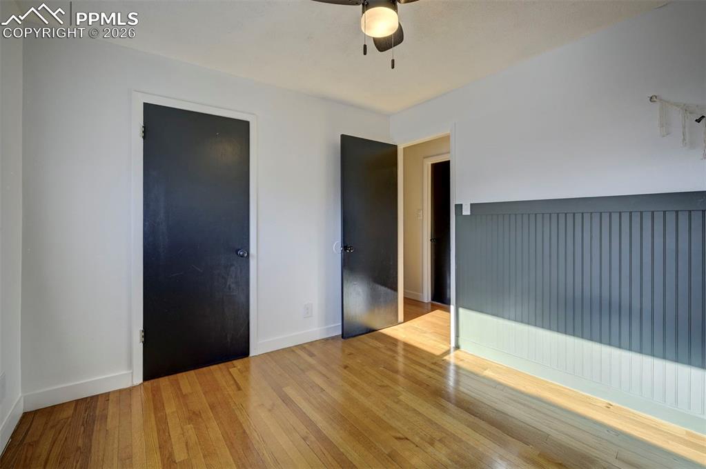 Image 27 of 38: Bedroom