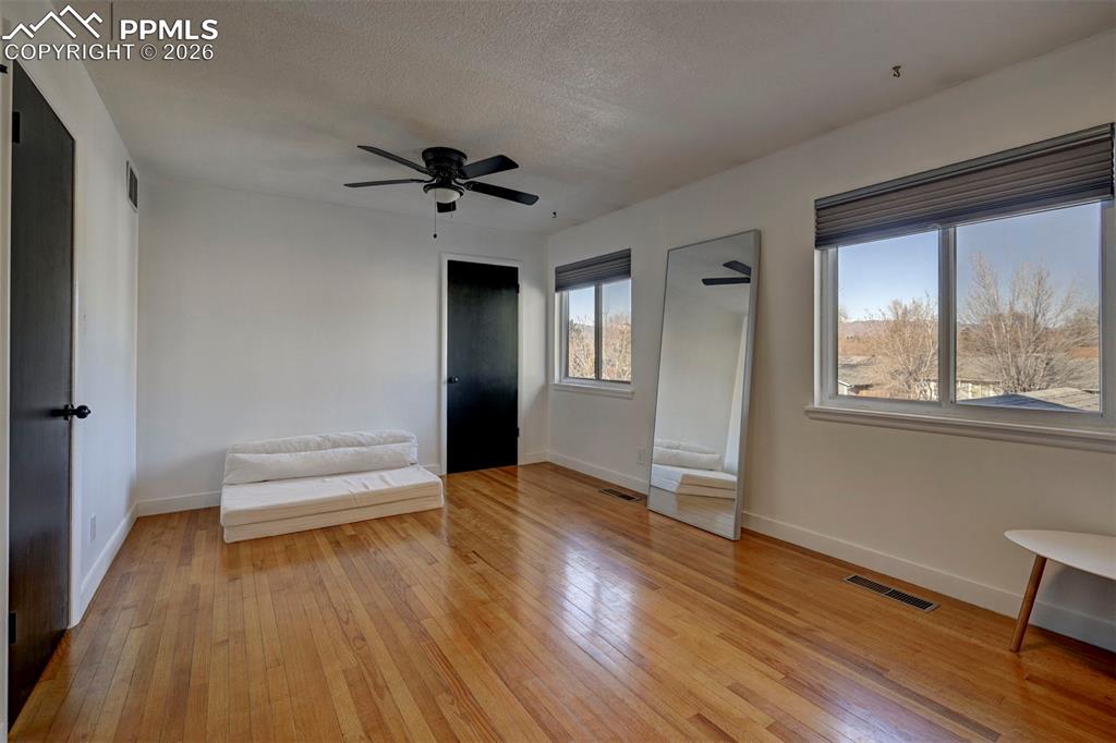 Image 28 of 38: Bedroom