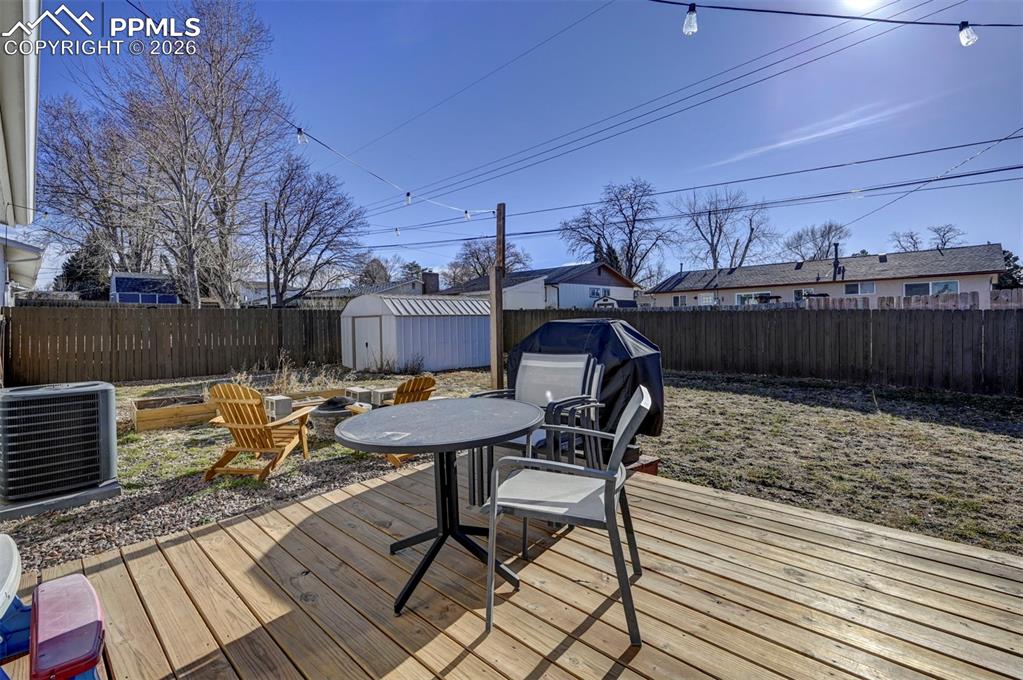 Image 30 of 38: Deck