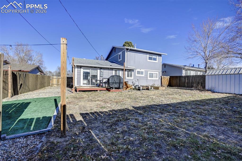 Image 33 of 38: Back of Structure