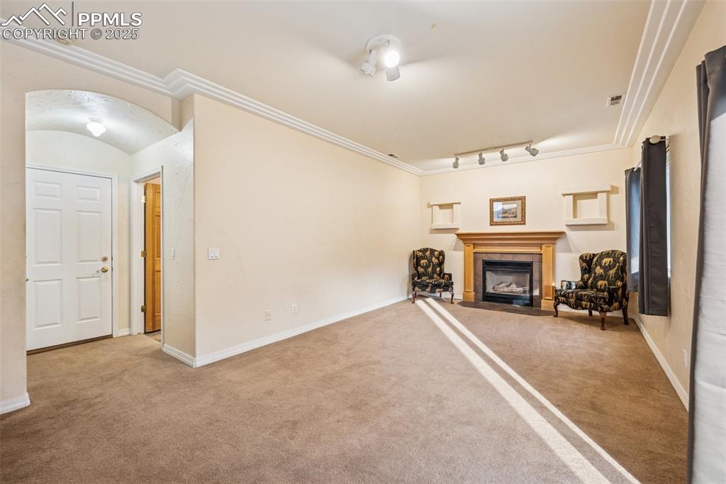 Image 12 of 31: Living Room
