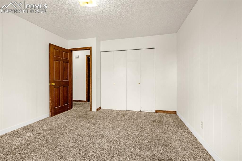 Image 8 of 15: Bedroom