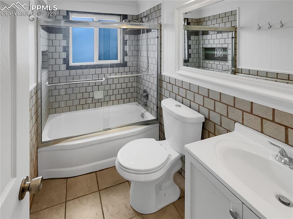 Image 15 of 21: No Description Available