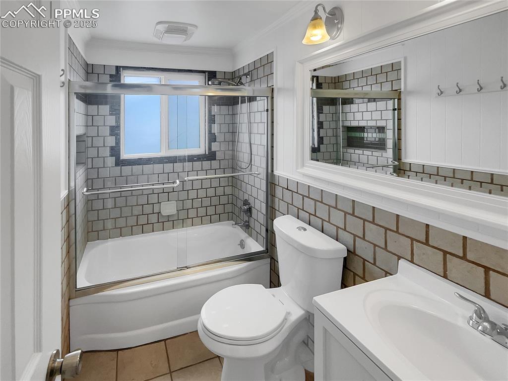 Image 16 of 21: No Description Available