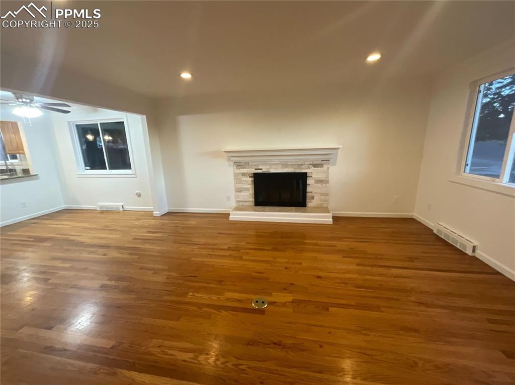 Image 20 of 21: No Description Available