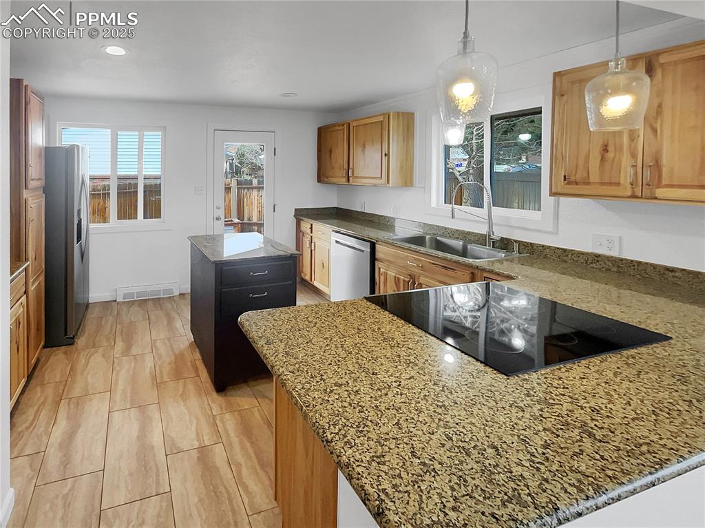 Image 5 of 21: No Description Available