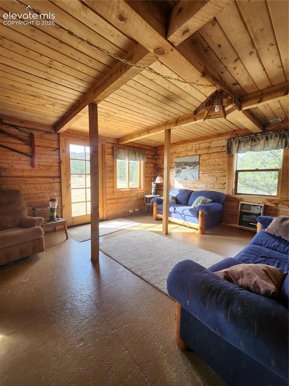 Image 8 of 31: Living Room
