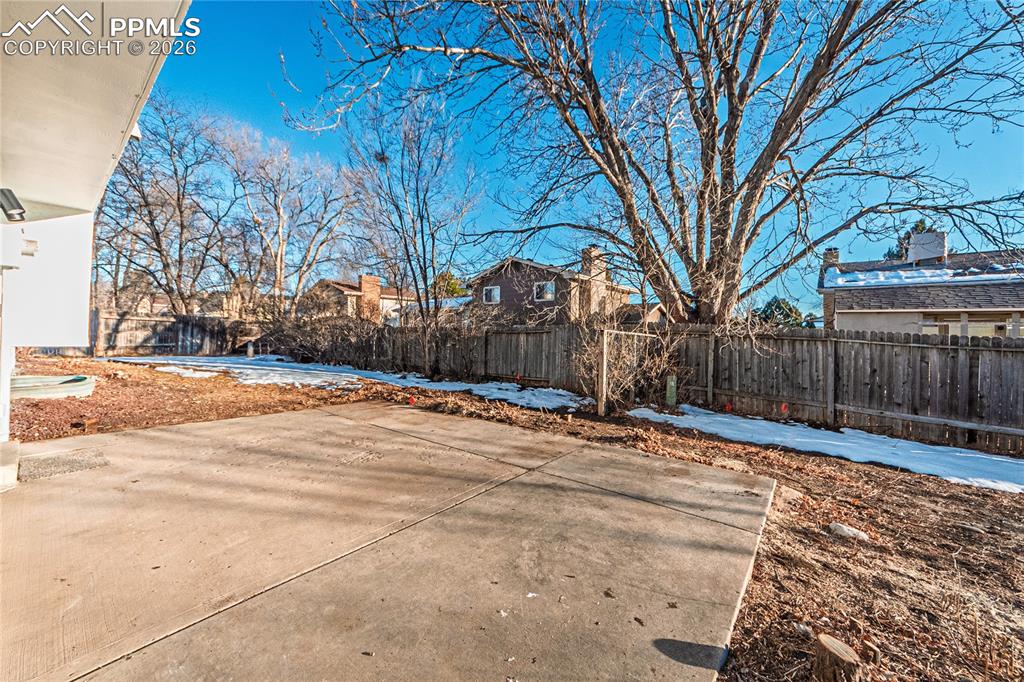 Image 33 of 35: Patio