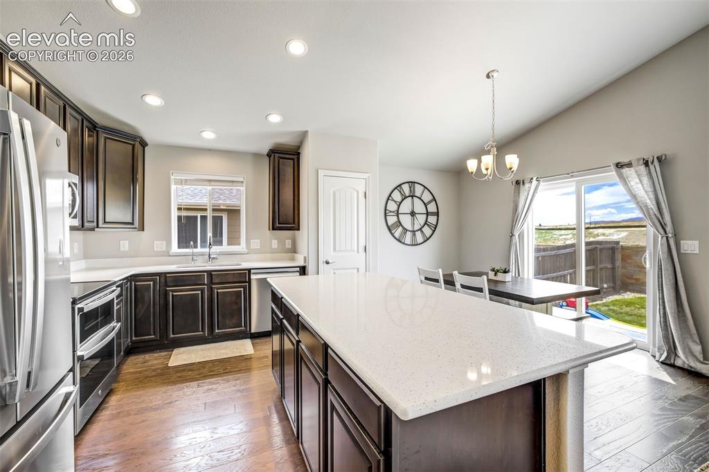 Image 16 of 49: Kitchen
