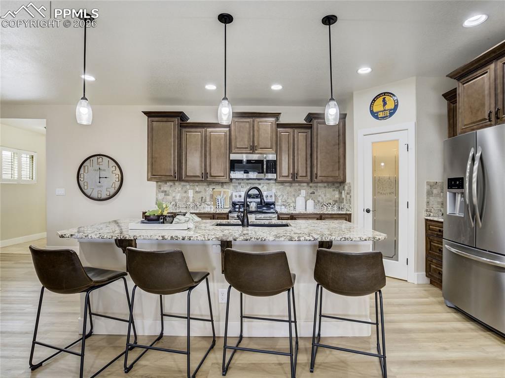 Image 16 of 47: Kitchen