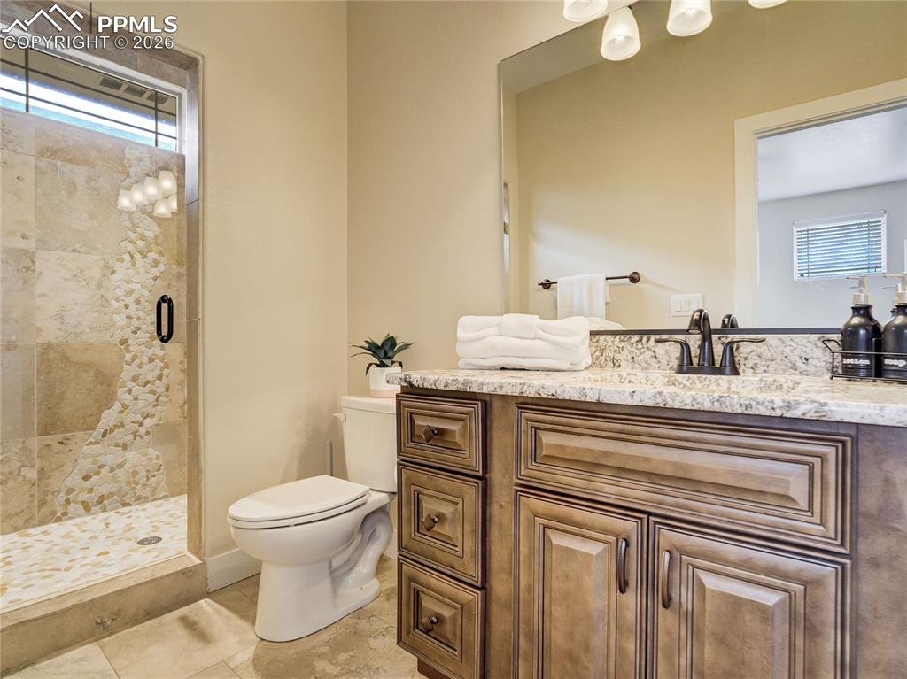 Image 34 of 47: En-suite bath for secondary upstairs bedroom