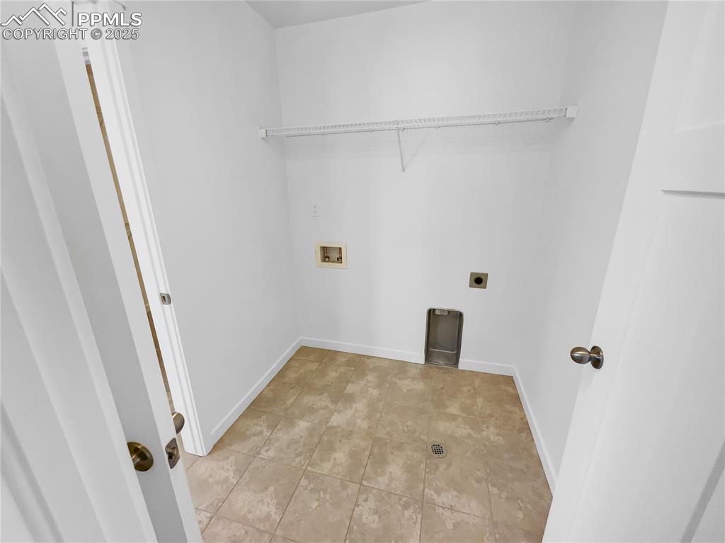 Image 12 of 27: Laundry