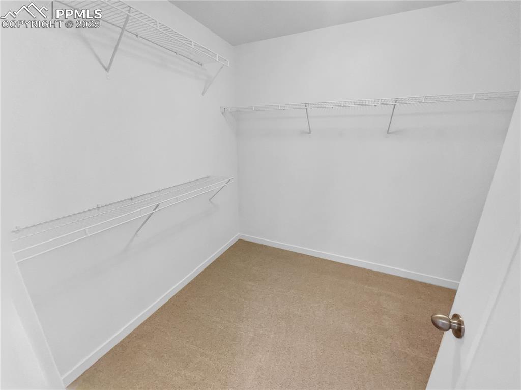 Image 16 of 27: Closet