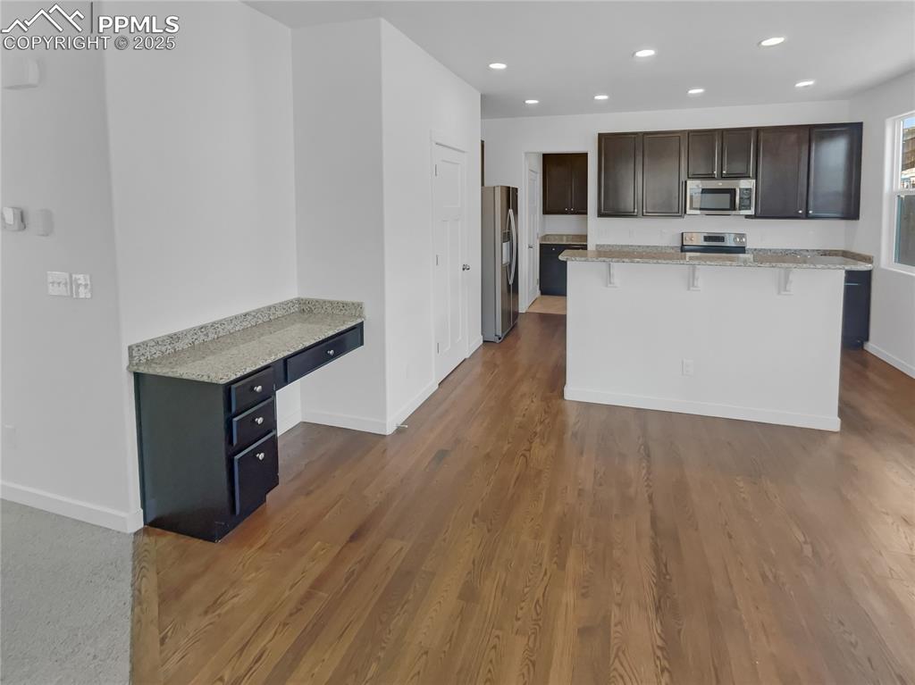 Image 22 of 27: Kitchen