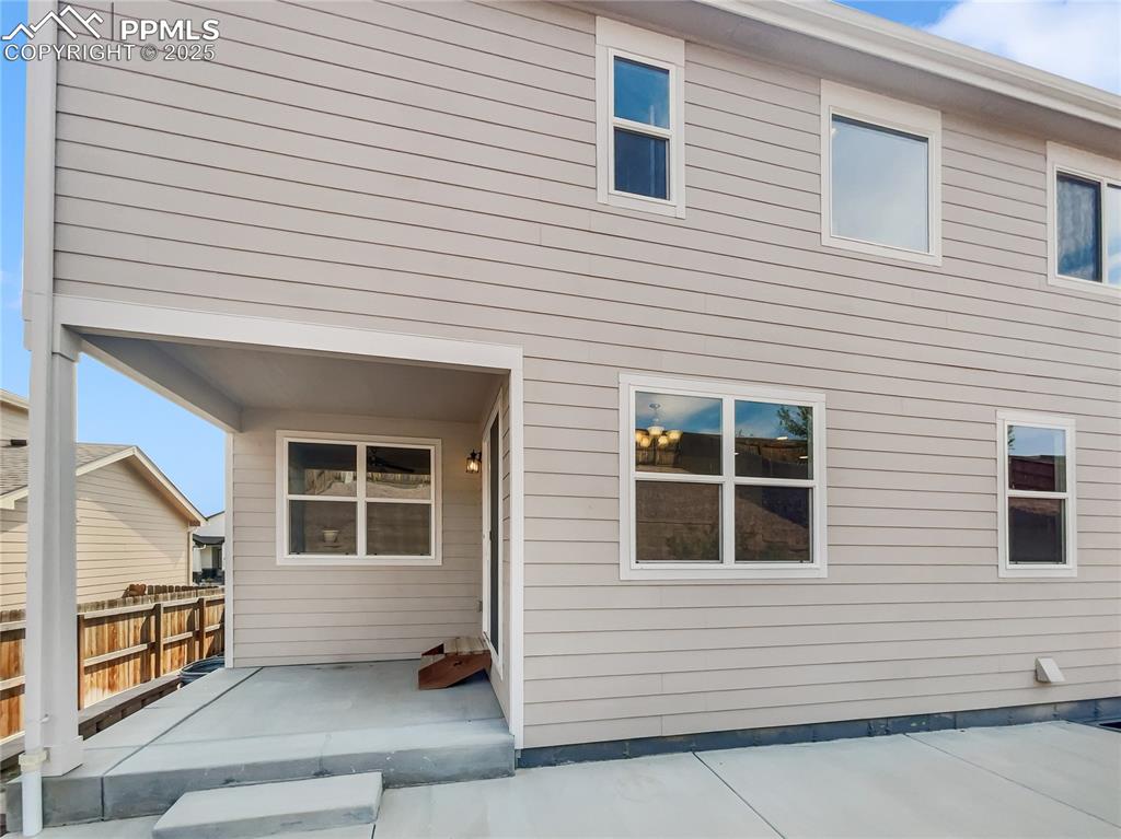 Image 24 of 27: Back of Structure