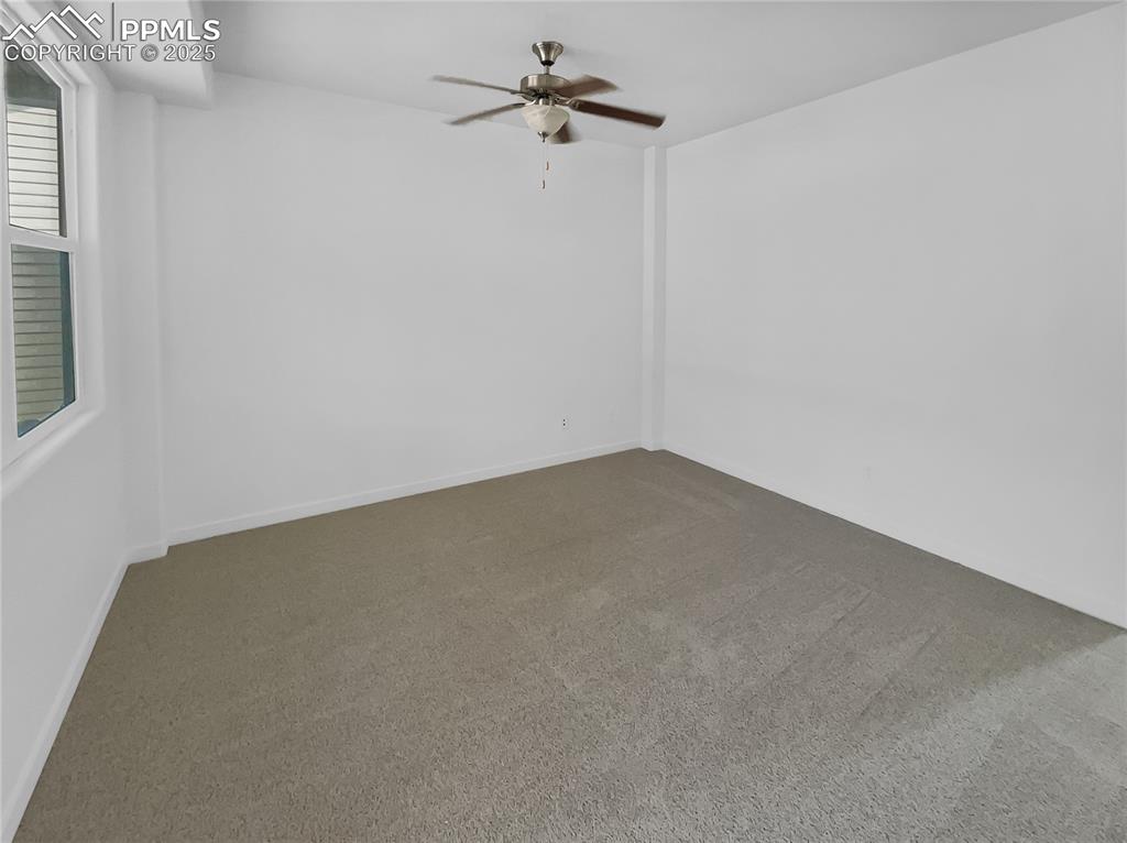 Image 3 of 27: Living Room