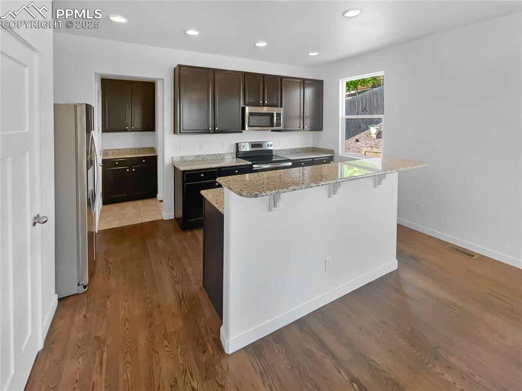 Image 6 of 27: Kitchen