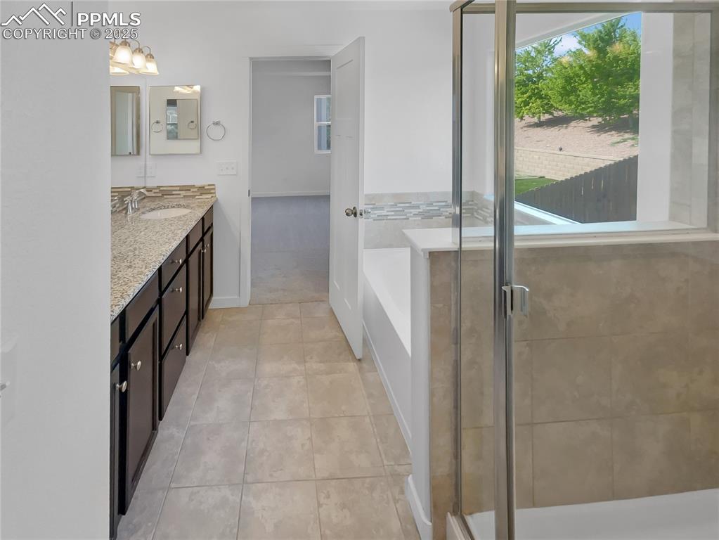 Image 7 of 27: Bathroom