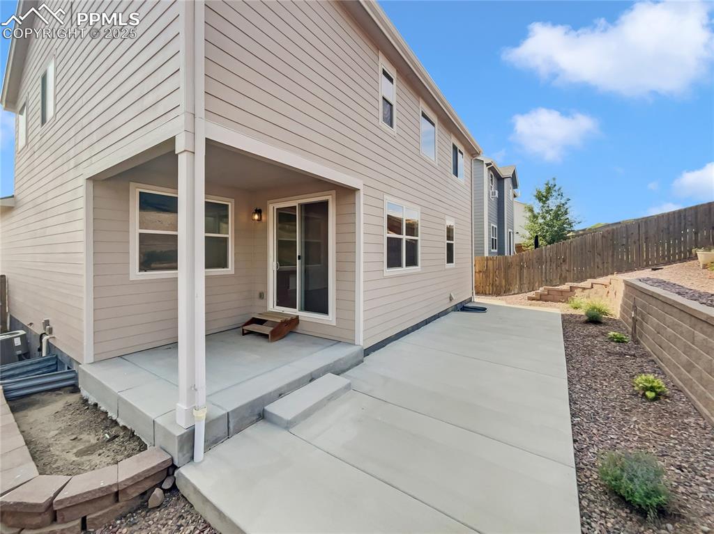 Image 8 of 27: Back of Structure