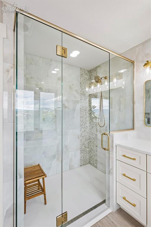 Image 17 of 50: Bathroom