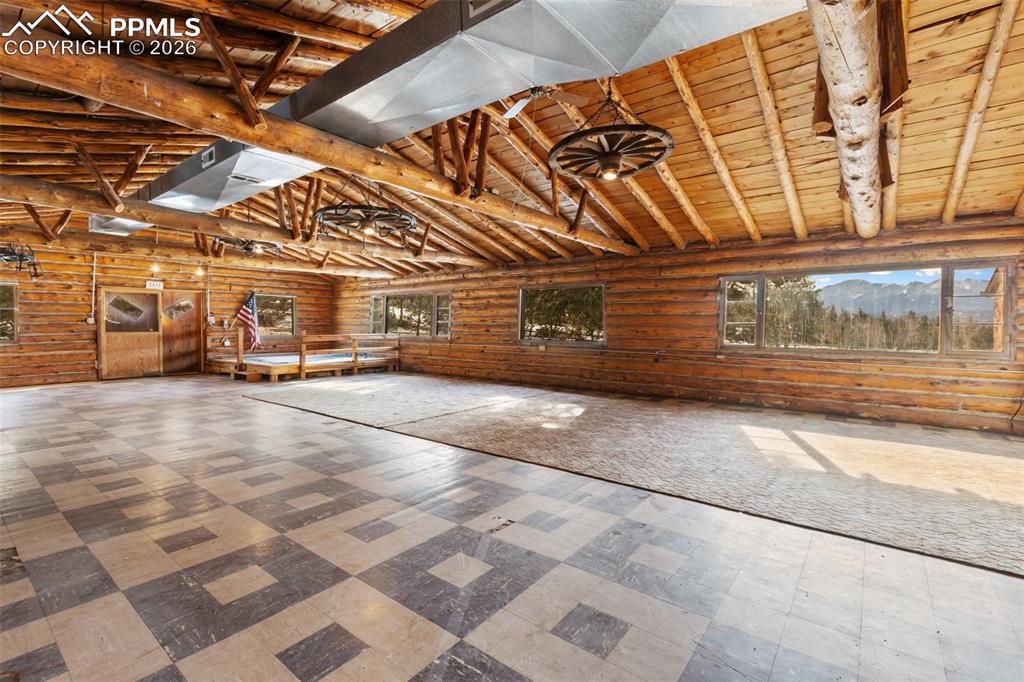 Image 24 of 50: Recreation Room