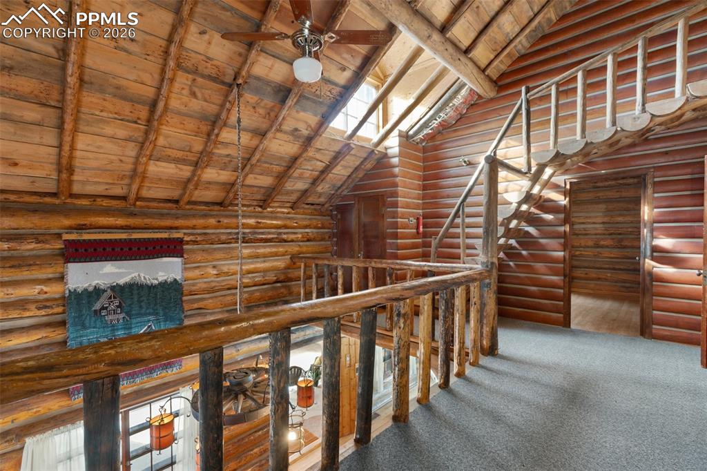 Image 28 of 50: Hallway