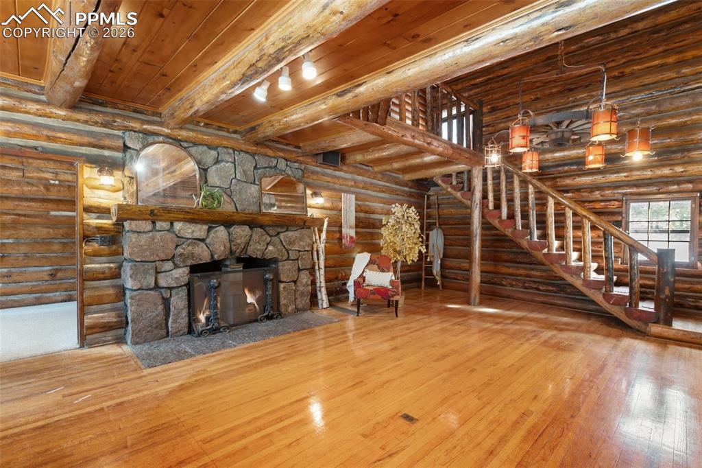 Image 9 of 50: Formal dining area