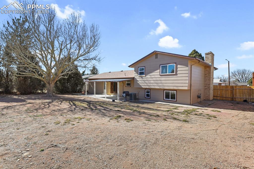 Image 27 of 32: Back of Structure