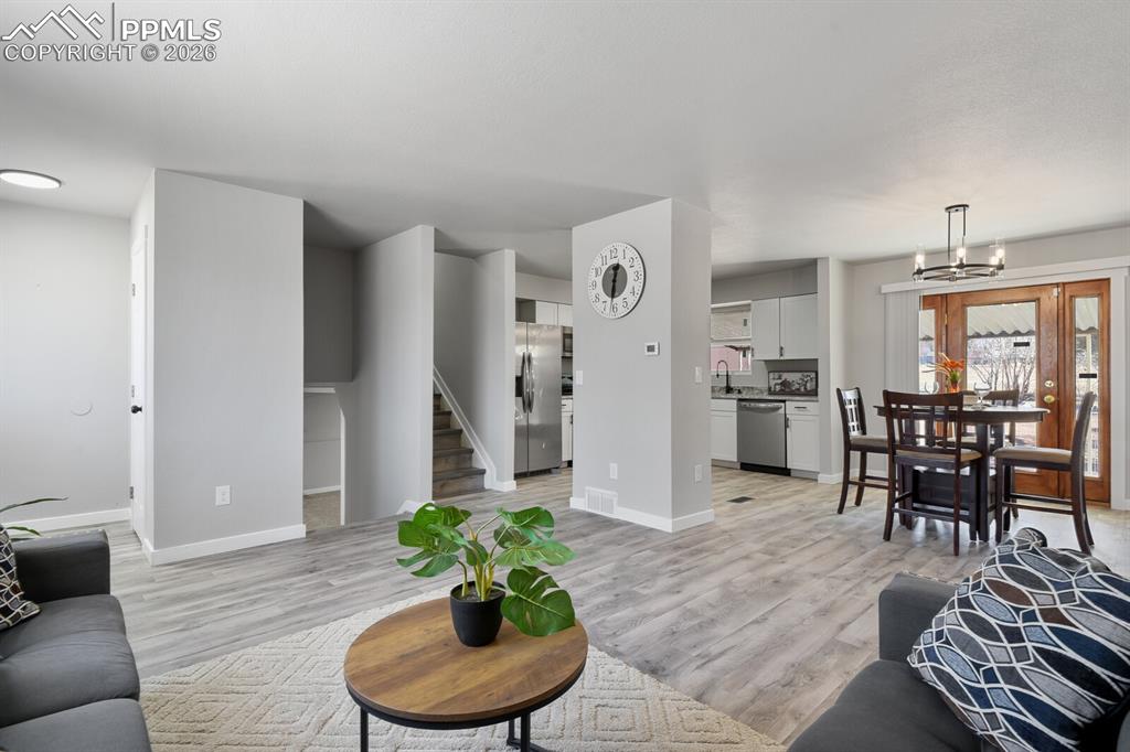 Image 5 of 32: Living Room