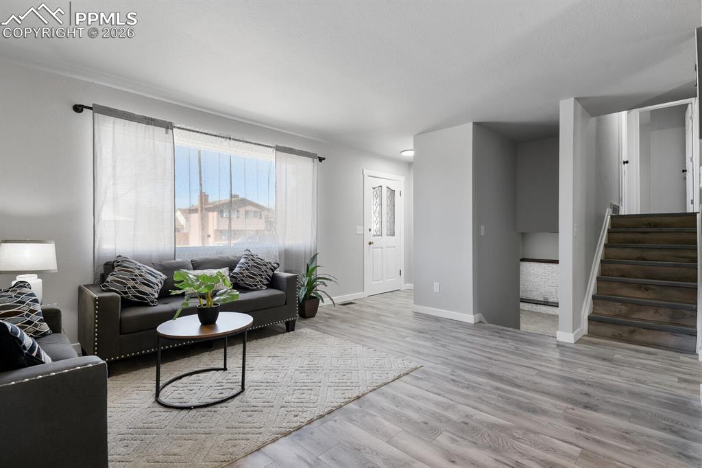 Image 6 of 32: Living Room