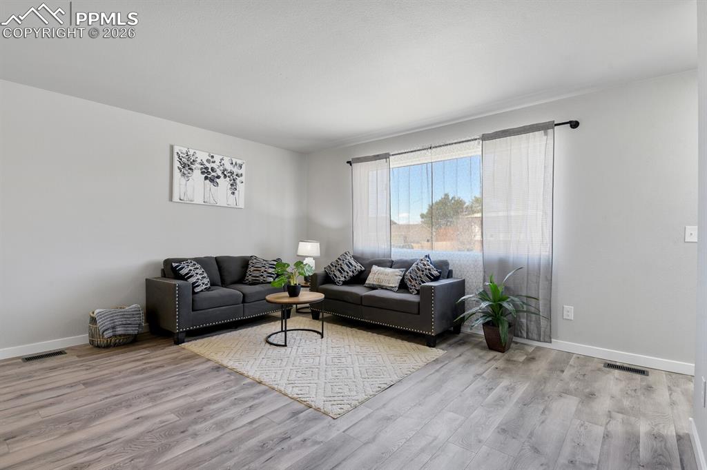 Image 7 of 32: Living Room