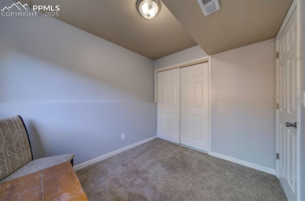 Image 19 of 21: Sitting Room