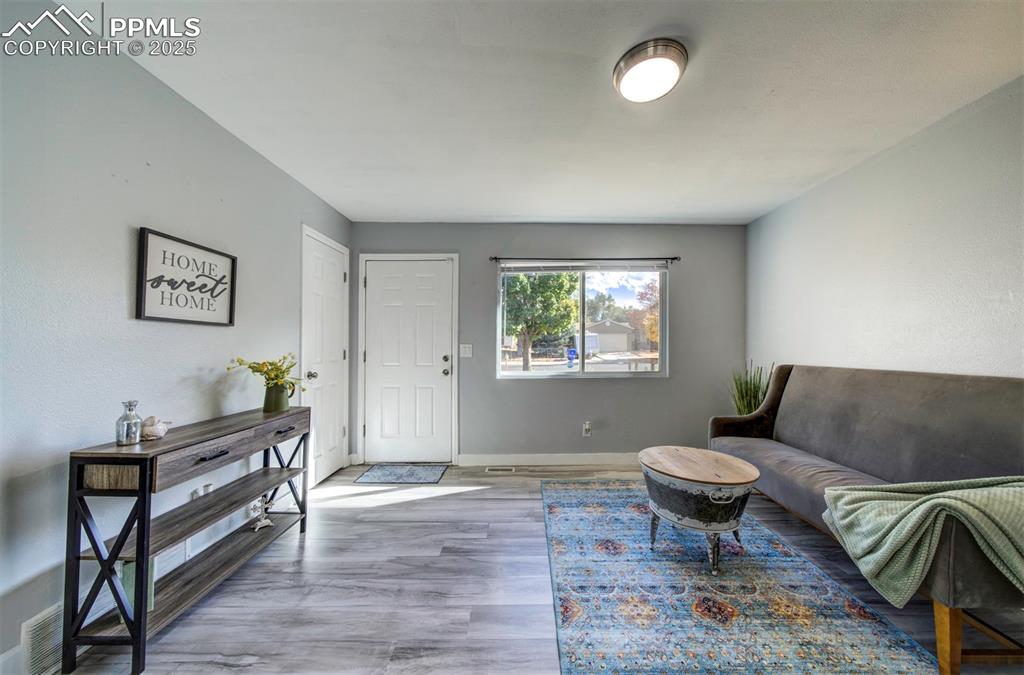 Image 4 of 21: Living Room