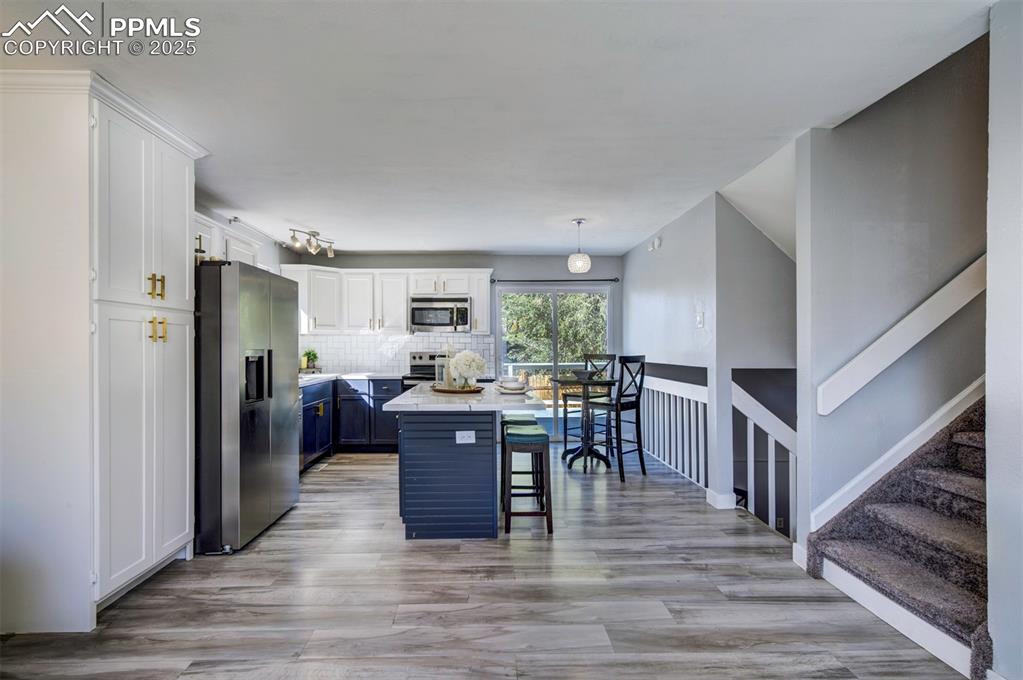 Image 9 of 21: Kitchen