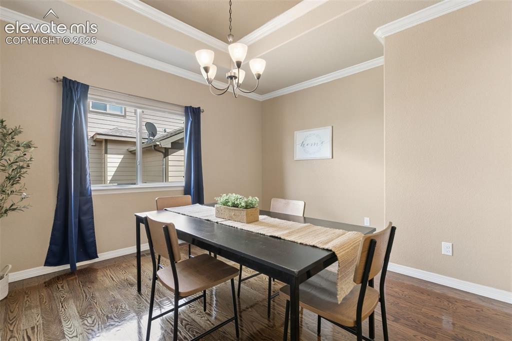 Image 16 of 50: Dining Area