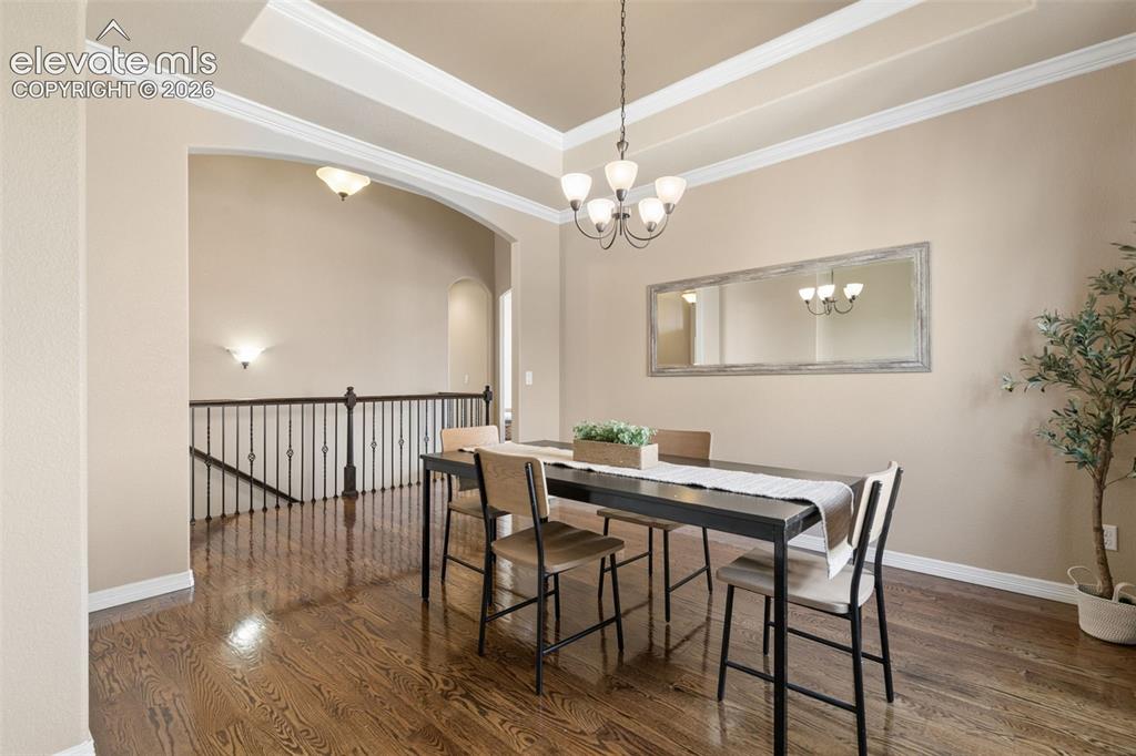 Image 17 of 50: Dining Area