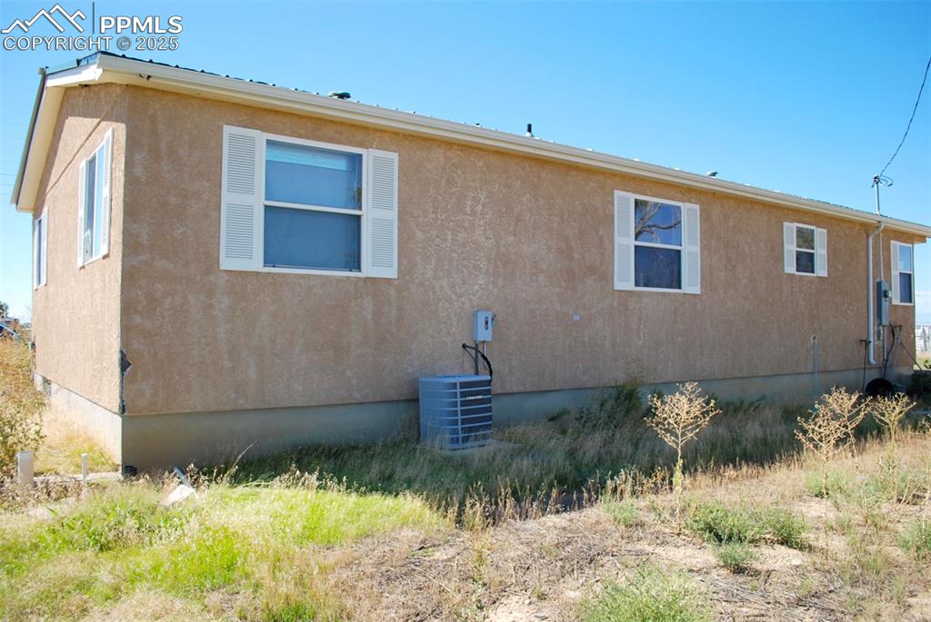 Image 3 of 12: Side of Structure