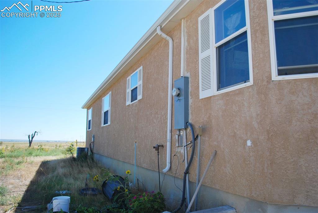 Image 7 of 12: Side of Structure