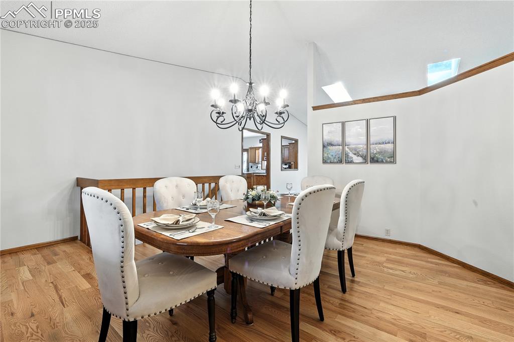 Image 14 of 37: Dining Area
