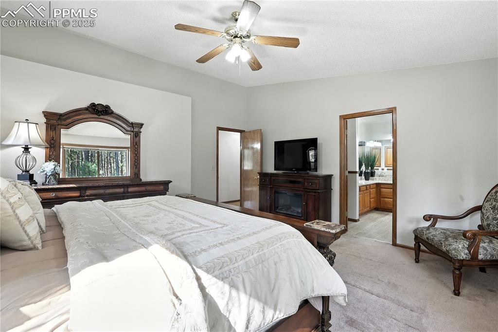Image 15 of 37: Bedroom