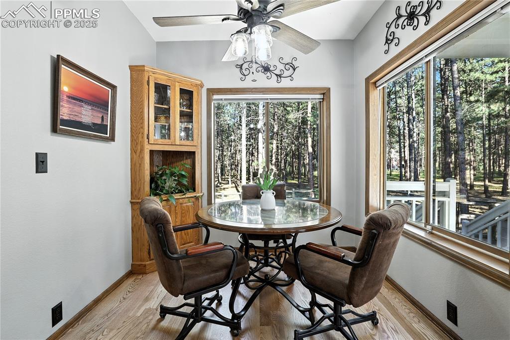 Image 6 of 37: Dining Area